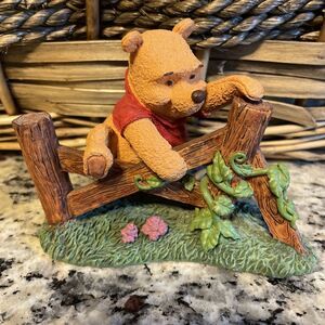 Disney Simply Pooh RETIRED “Small Steps Make Grand Adventures” Figurine